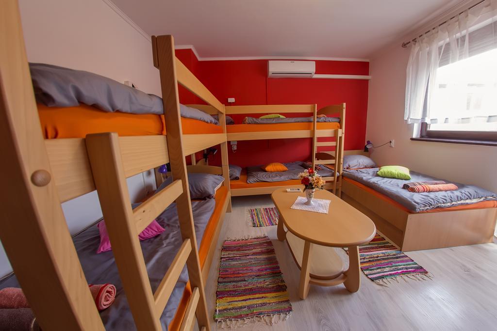 Guesthouse Adi モスタル エクステリア 写真