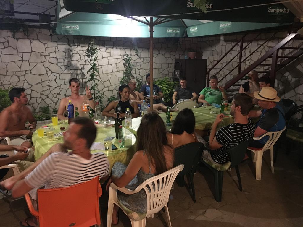 Guesthouse Adi モスタル エクステリア 写真
