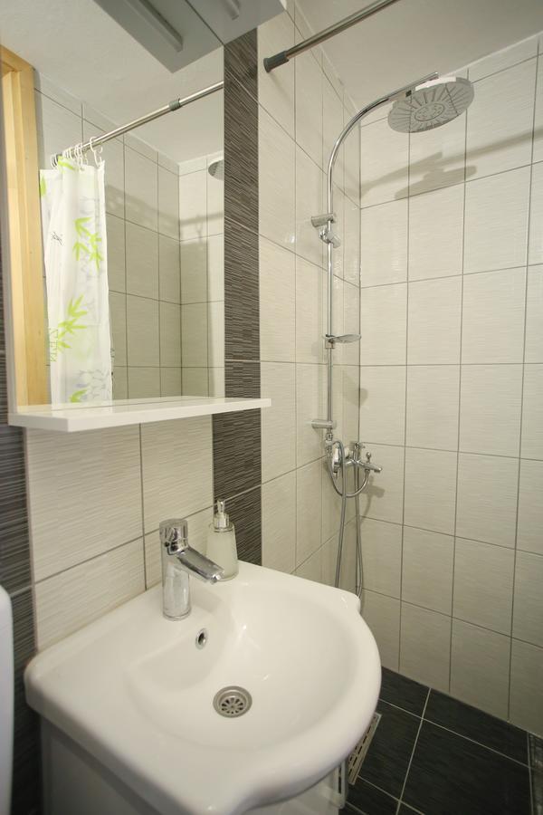 Guesthouse Adi モスタル エクステリア 写真