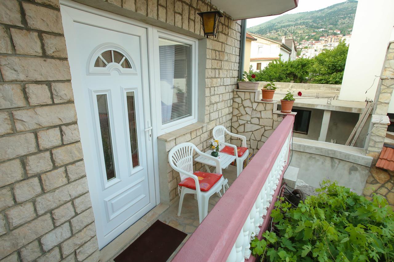 Guesthouse Adi モスタル エクステリア 写真